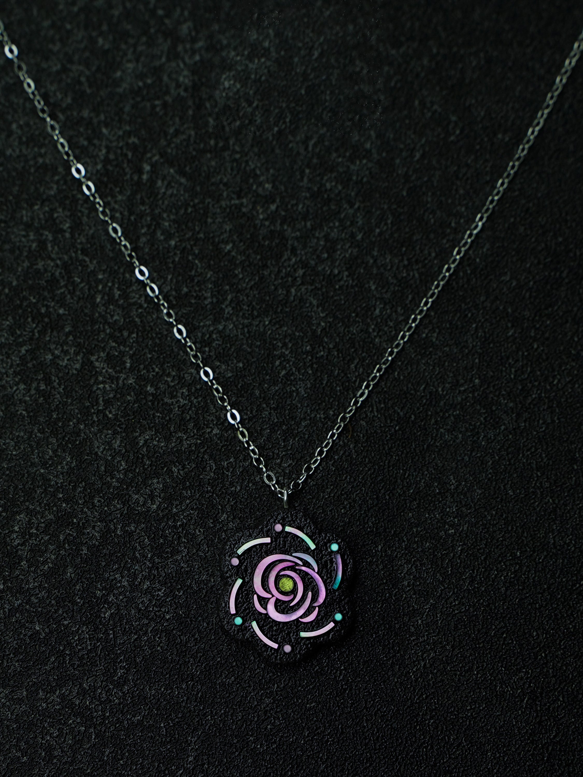 Heart's Rose Pendant Necklace