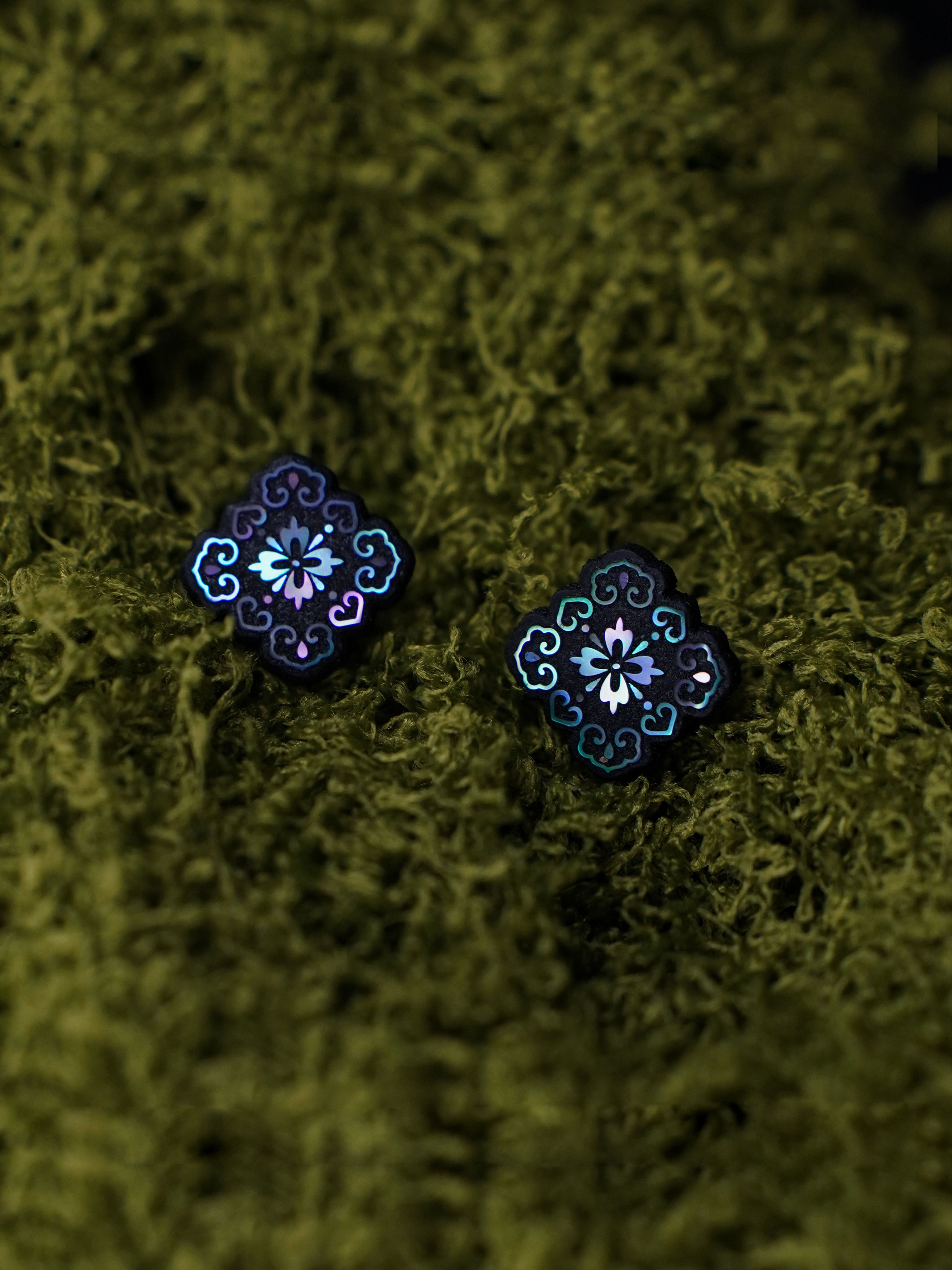 Ruyi Blooms stud earrings