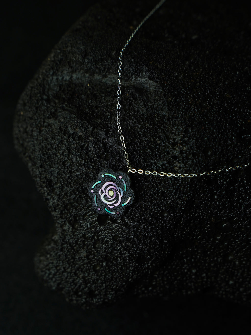 Heart's Rose Pendant Necklace